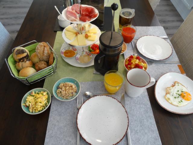 Frühstück im lütten Nest